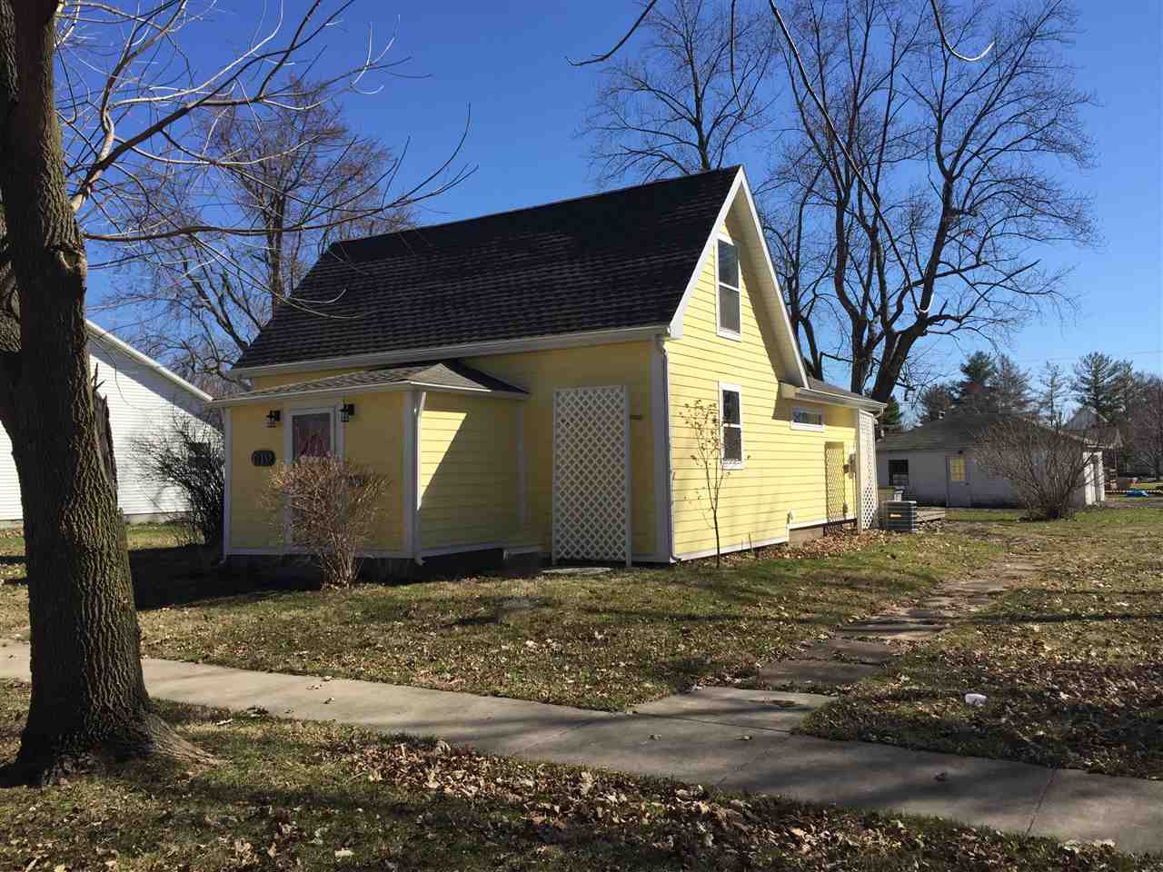 610 S Wood St, Brookston, IN 47923 photo 1