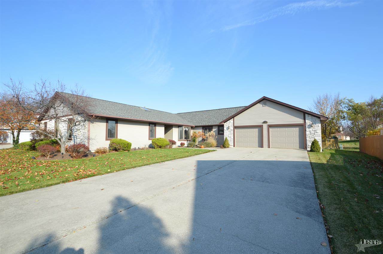 9414 Silverfox Dr, Fort Wayne, IN 46804 photo 1