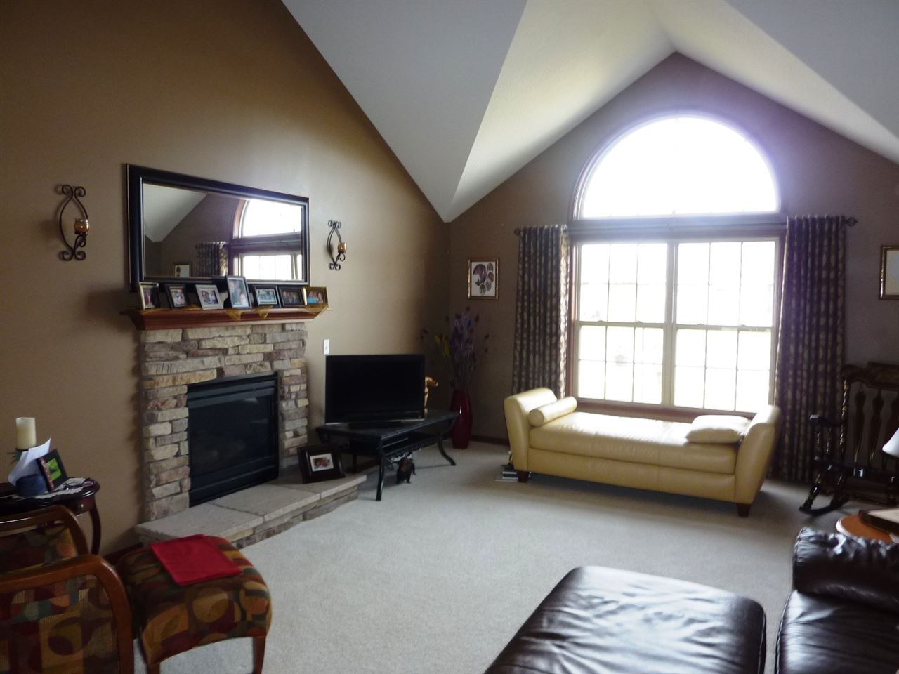 7046 Desdemona Xing, Fort Wayne, IN 46818 photo 2