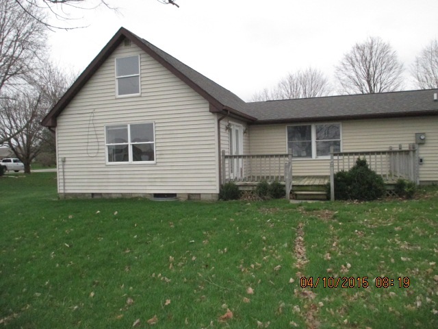 104 Summers Dr, Tipton, IN 46072 photo 2