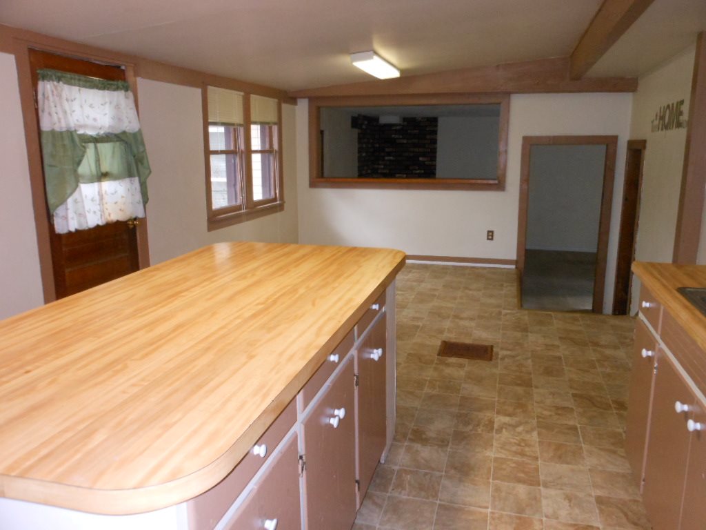 1536 Edwardsburg Ave, Elkhart, IN 46514 photo 8