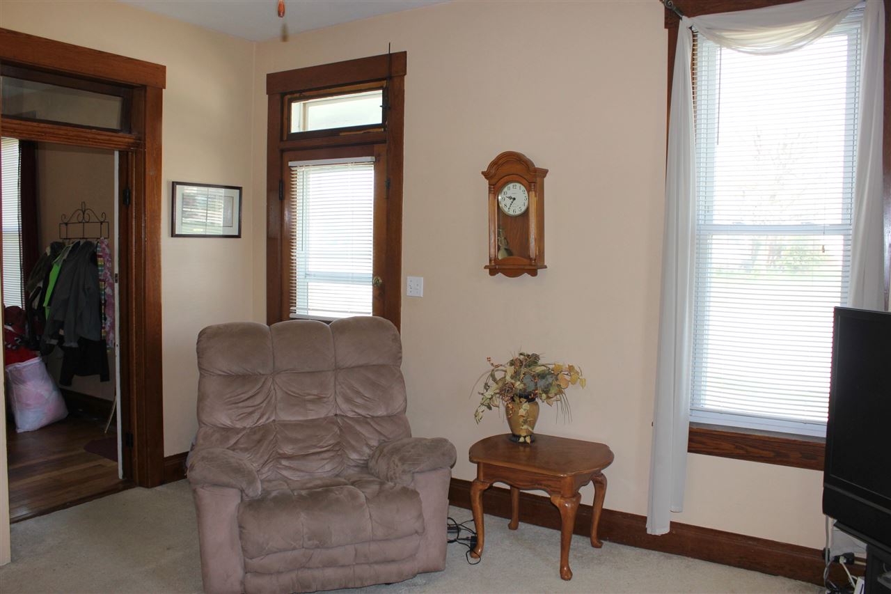 433 W 9th St, Ferdinand, IN 47532 photo 4
