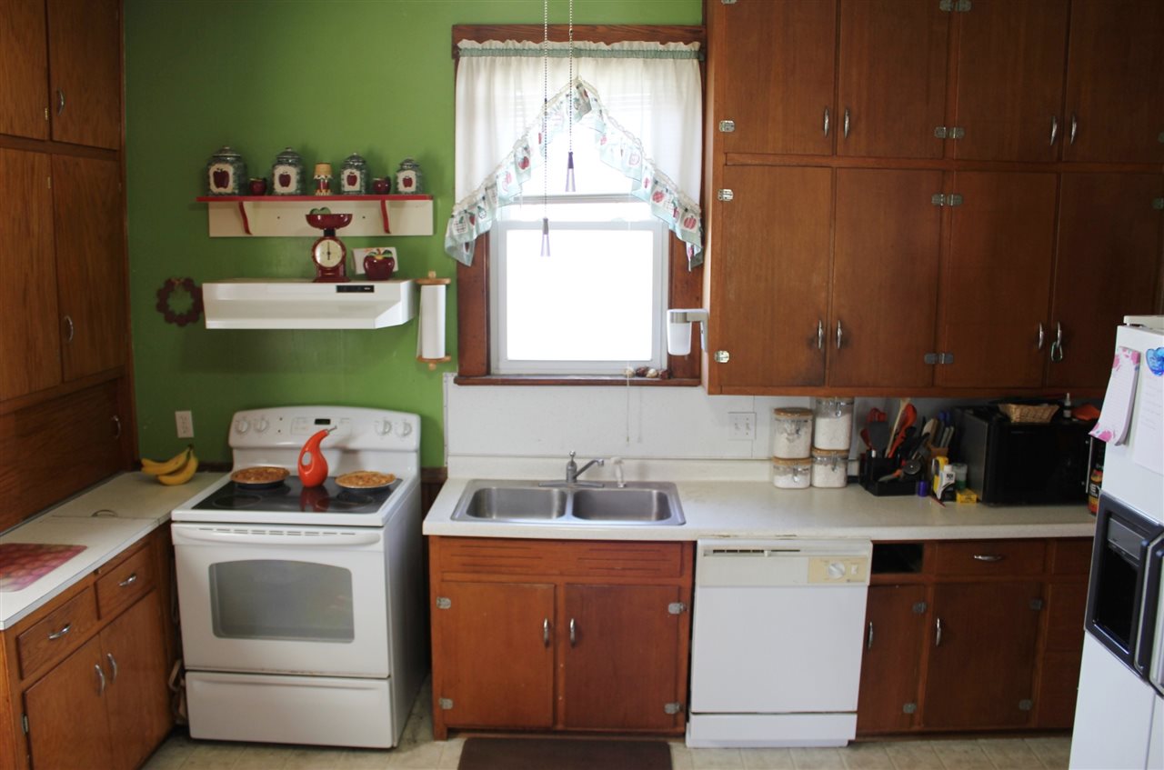 433 W 9th St, Ferdinand, IN 47532 photo 9