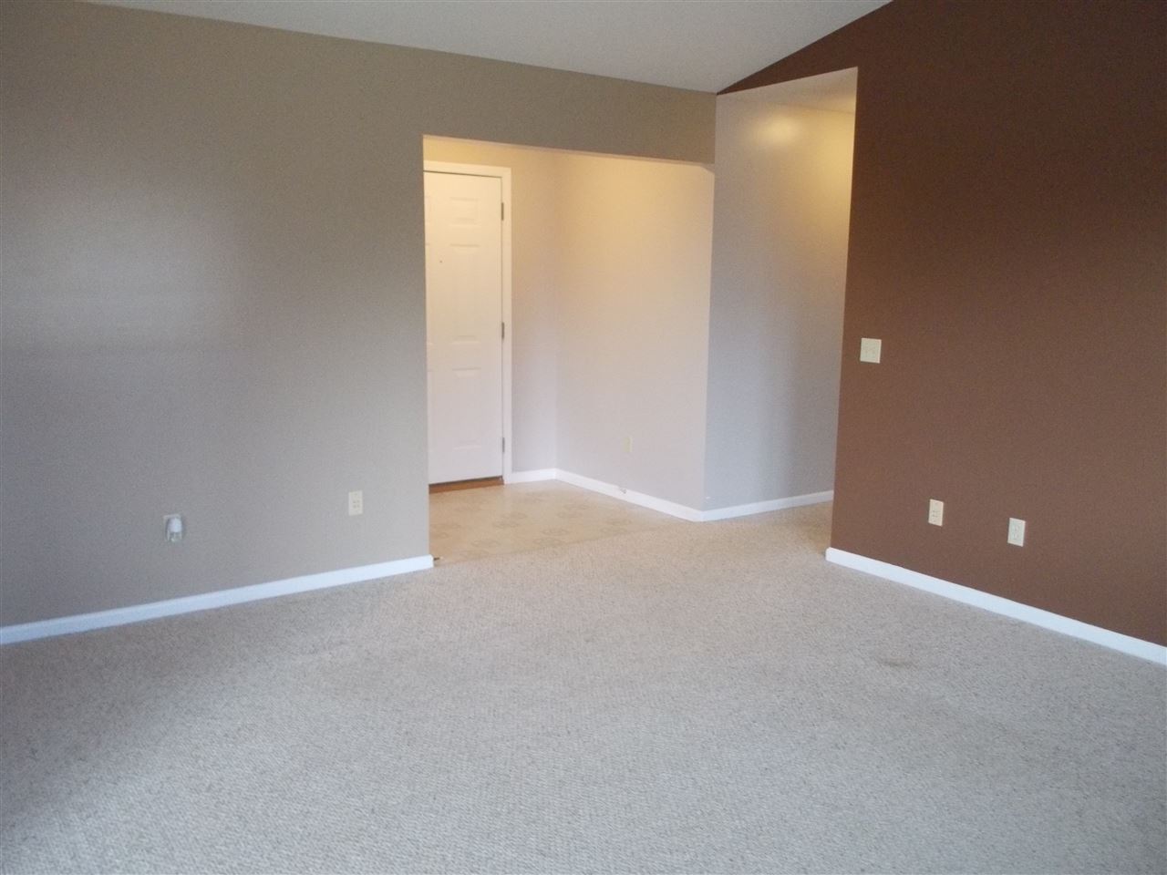 913 Meadow Way, Churubusco, IN 46723 photo 6
