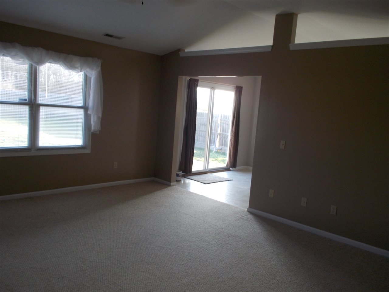 913 Meadow Way, Churubusco, IN 46723 photo 5