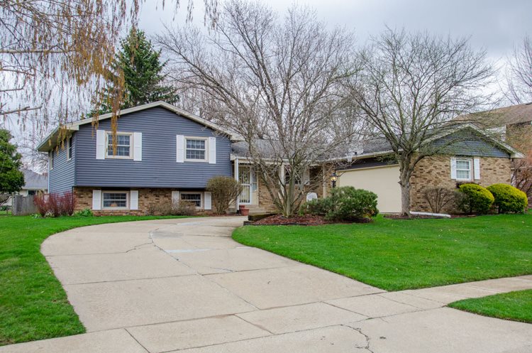 5524 Cape Cod Ln, South Bend, IN 46614 photo 1