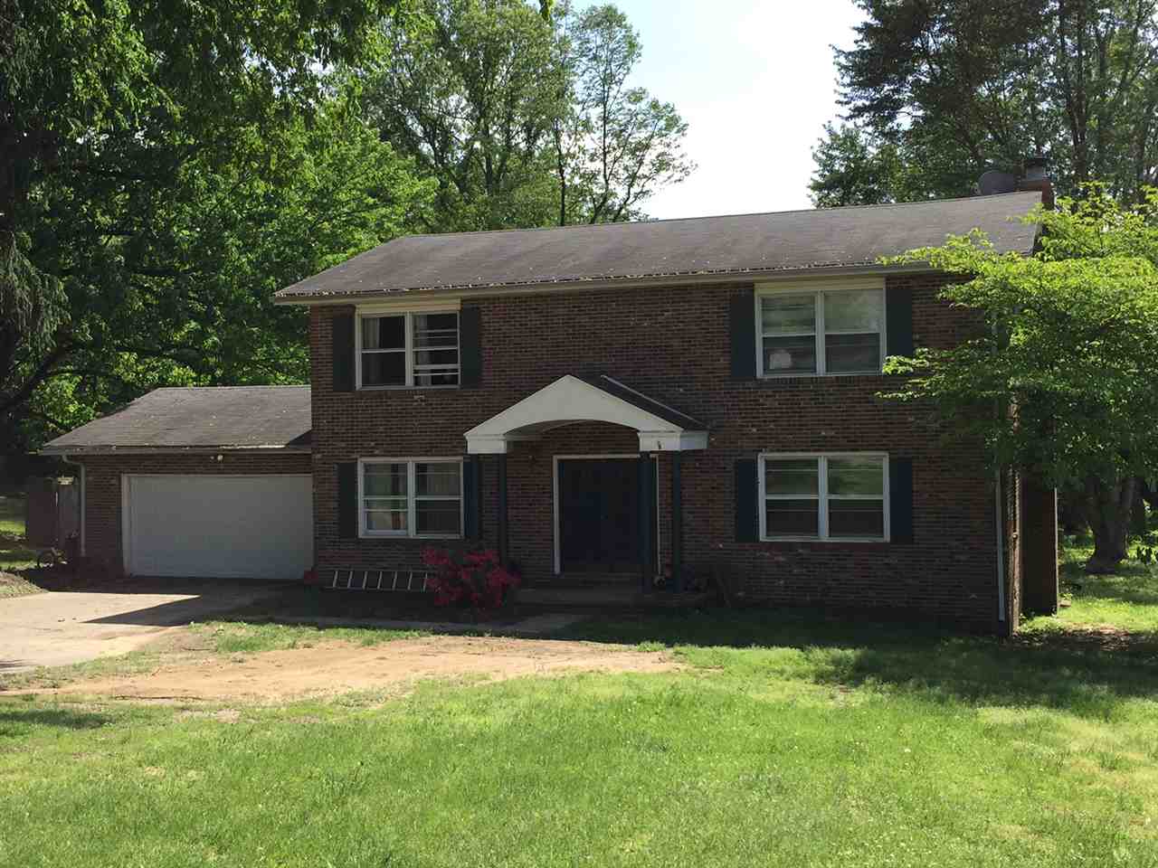 308 Whitson Dr, Vincennes, IN 47591 photo 1