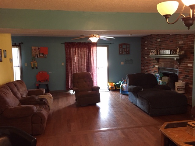 308 Whitson Dr, Vincennes, IN 47591 photo 2
