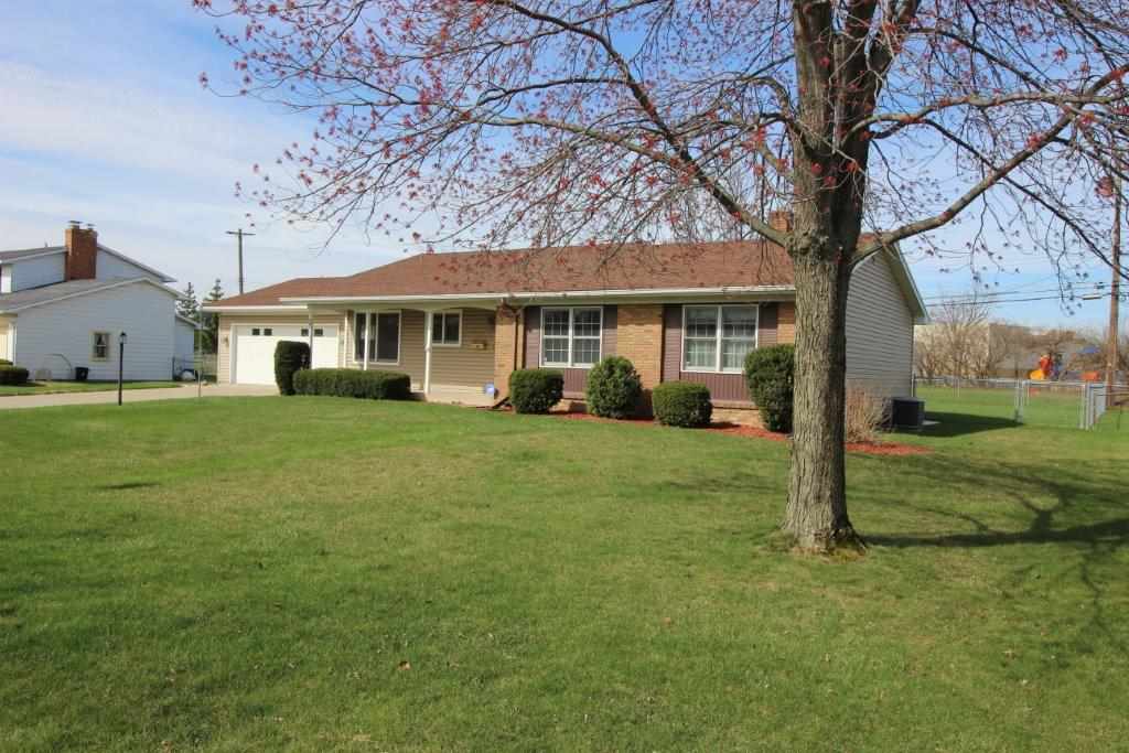 3711 Inwood Dr, Fort Wayne, IN 46815 photo 2