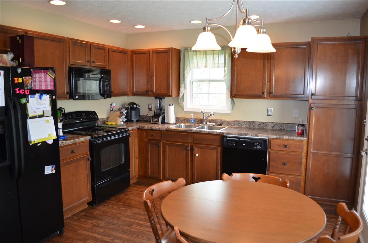 4011 Jazmyne Ct, Evansville, IN 47711 photo 2