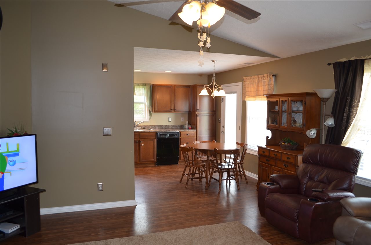 4011 Jazmyne Ct, Evansville, IN 47711 photo 9