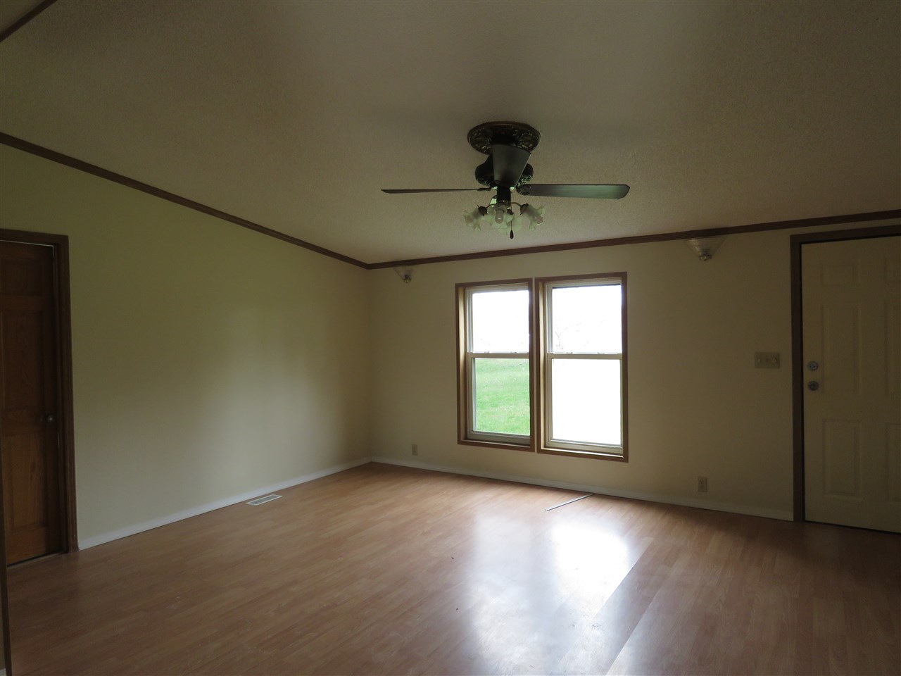 705 N Main St, Avilla, IN 46710 photo 4