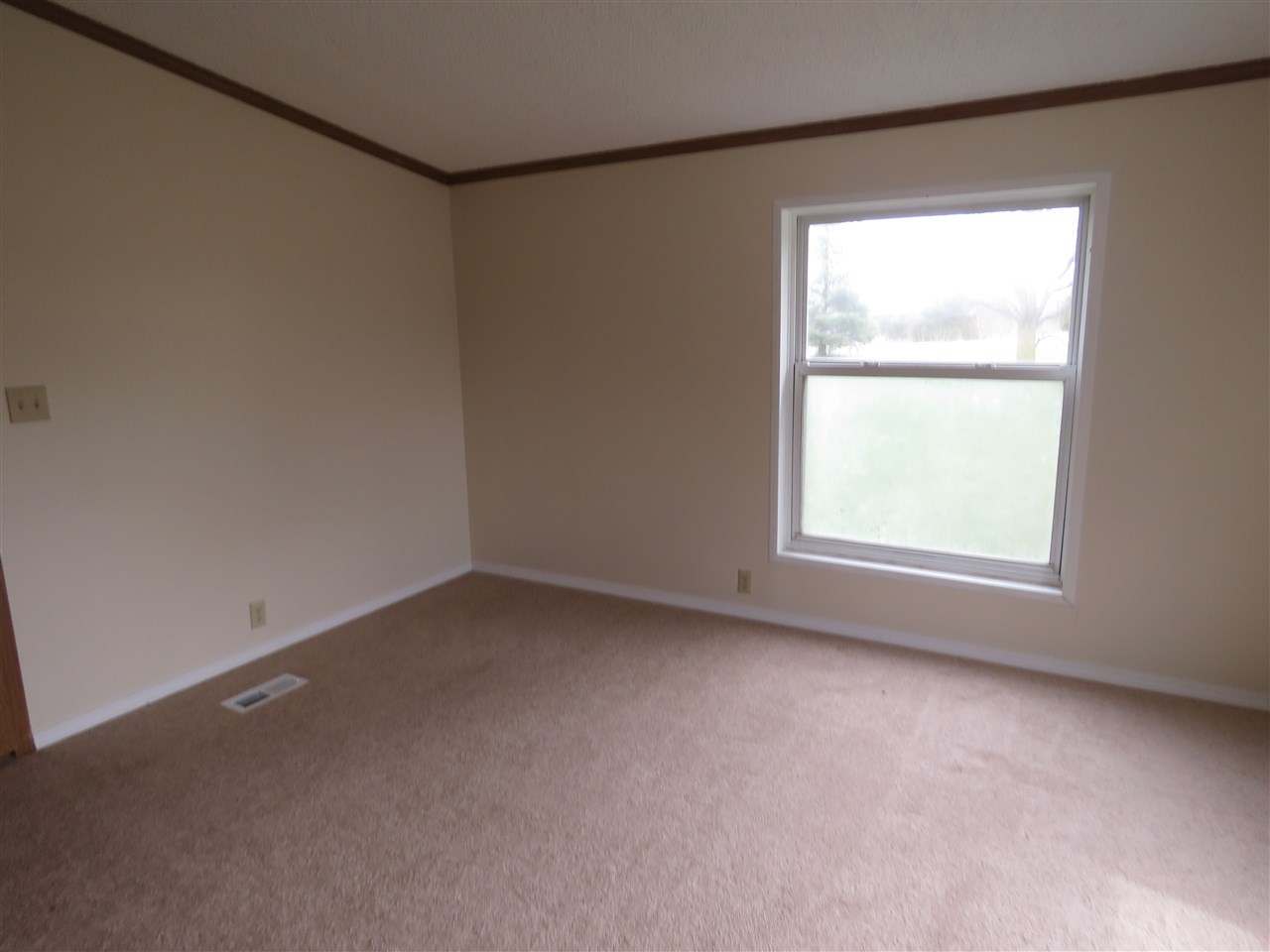 705 N Main St, Avilla, IN 46710 photo 8