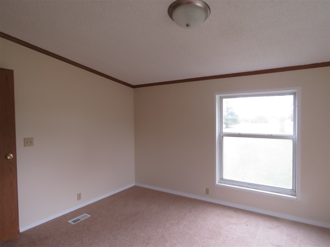 705 N Main St, Avilla, IN 46710 photo 7