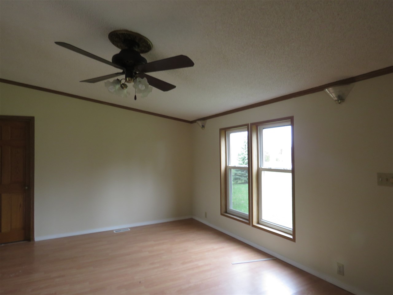 705 N Main St, Avilla, IN 46710 photo 9