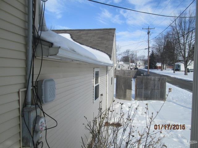 402 W Lafever St, Ossian, IN 46777 photo 2