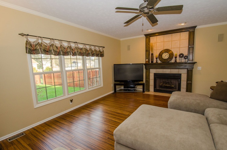 522 Shepherds Cove Dr, Osceola, IN 46561 photo 2