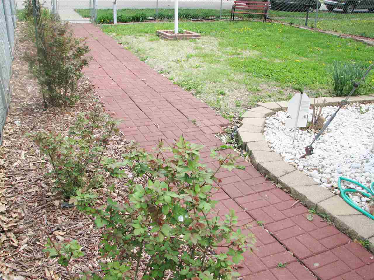 909 W Third St, Mount Vernon, IN 47620 photo 4