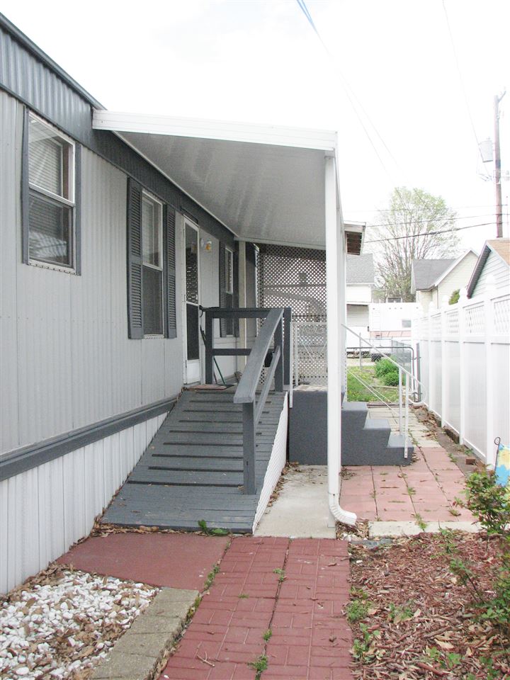 909 W Third St, Mount Vernon, IN 47620 photo 5