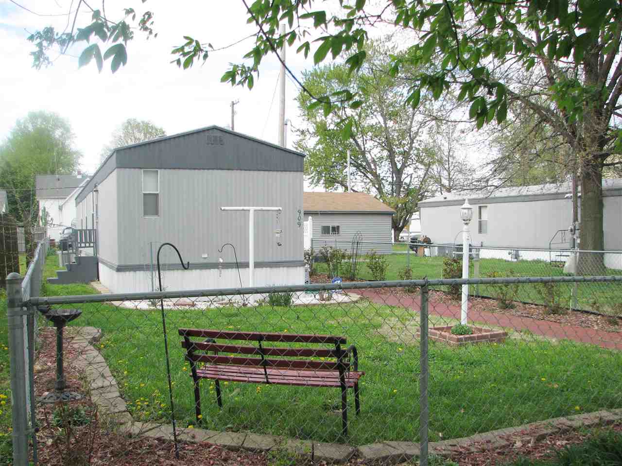 909 W Third St, Mount Vernon, IN 47620 photo 1