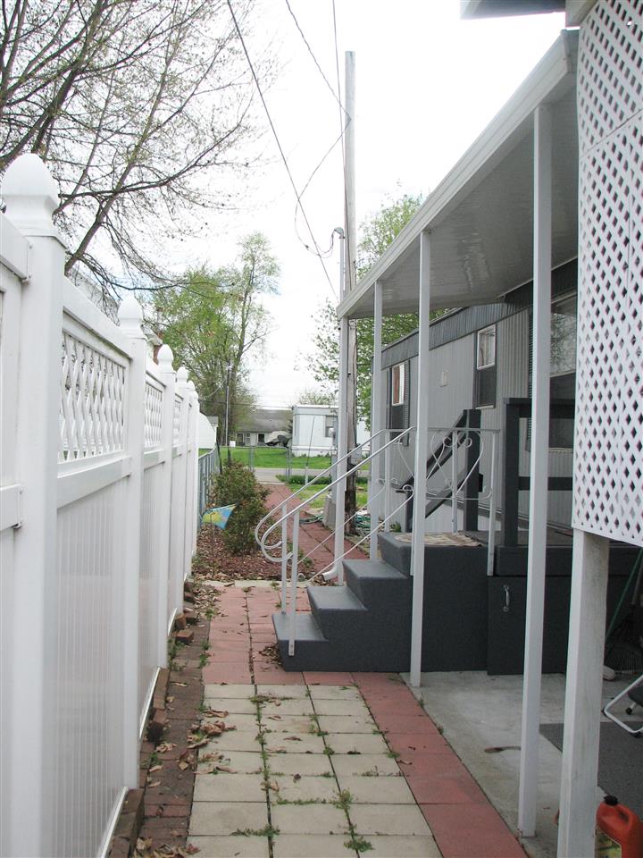 909 W Third St, Mount Vernon, IN 47620 photo 6