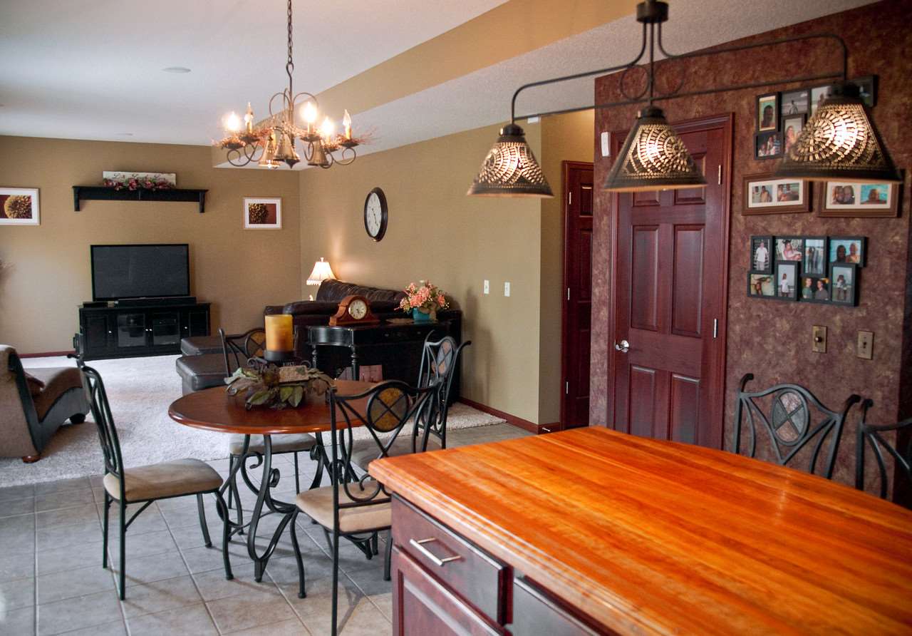 9022 Brickshire Pkwy, Fort Wayne, IN 46815 photo 12