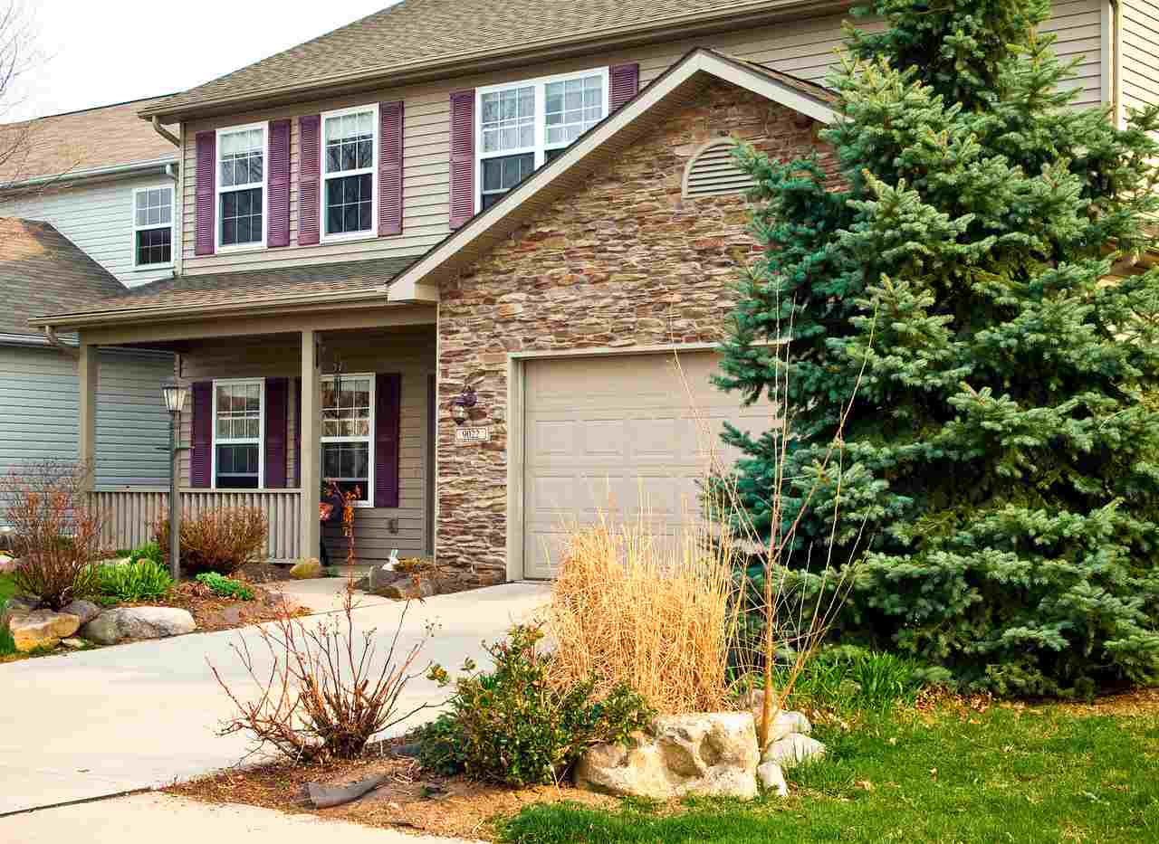 9022 Brickshire Pkwy, Fort Wayne, IN 46815 photo 2