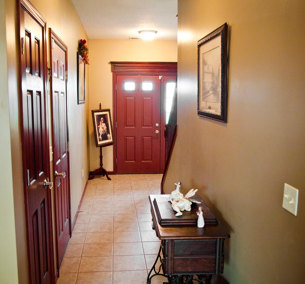 9022 Brickshire Pkwy, Fort Wayne, IN 46815 photo 4