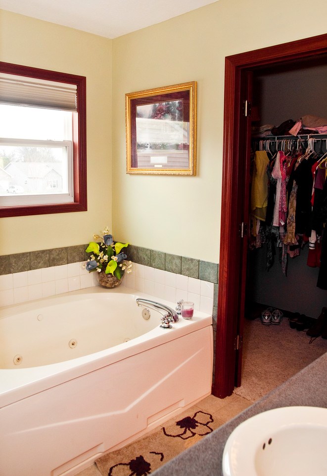 9022 Brickshire Pkwy, Fort Wayne, IN 46815 photo 18
