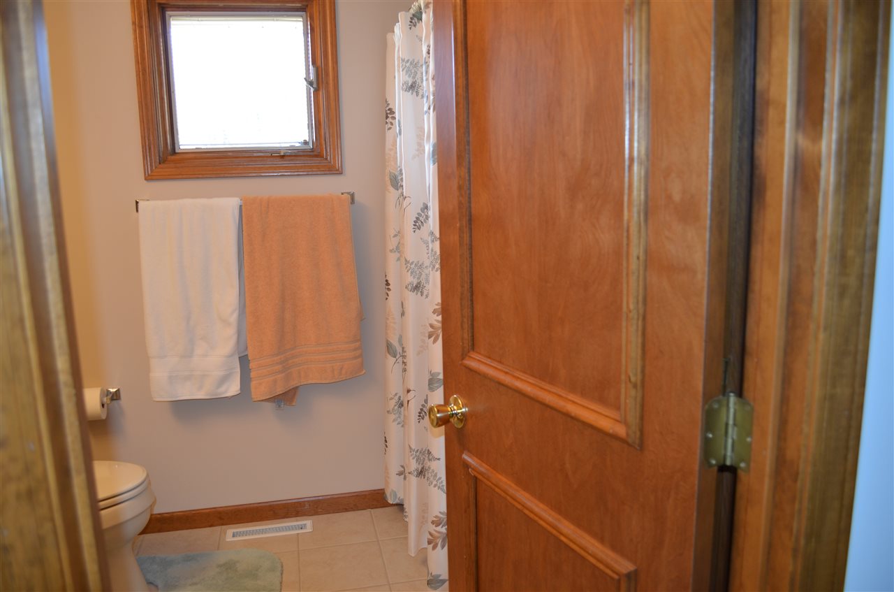 55783 Rooster Ln, Osceola, IN 46561 photo 10