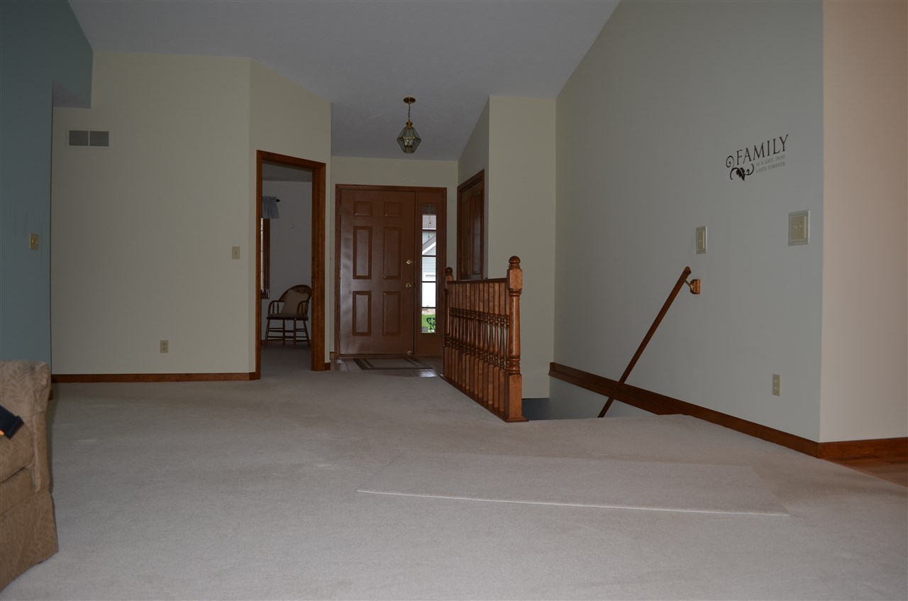 55783 Rooster Ln, Osceola, IN 46561 photo 2