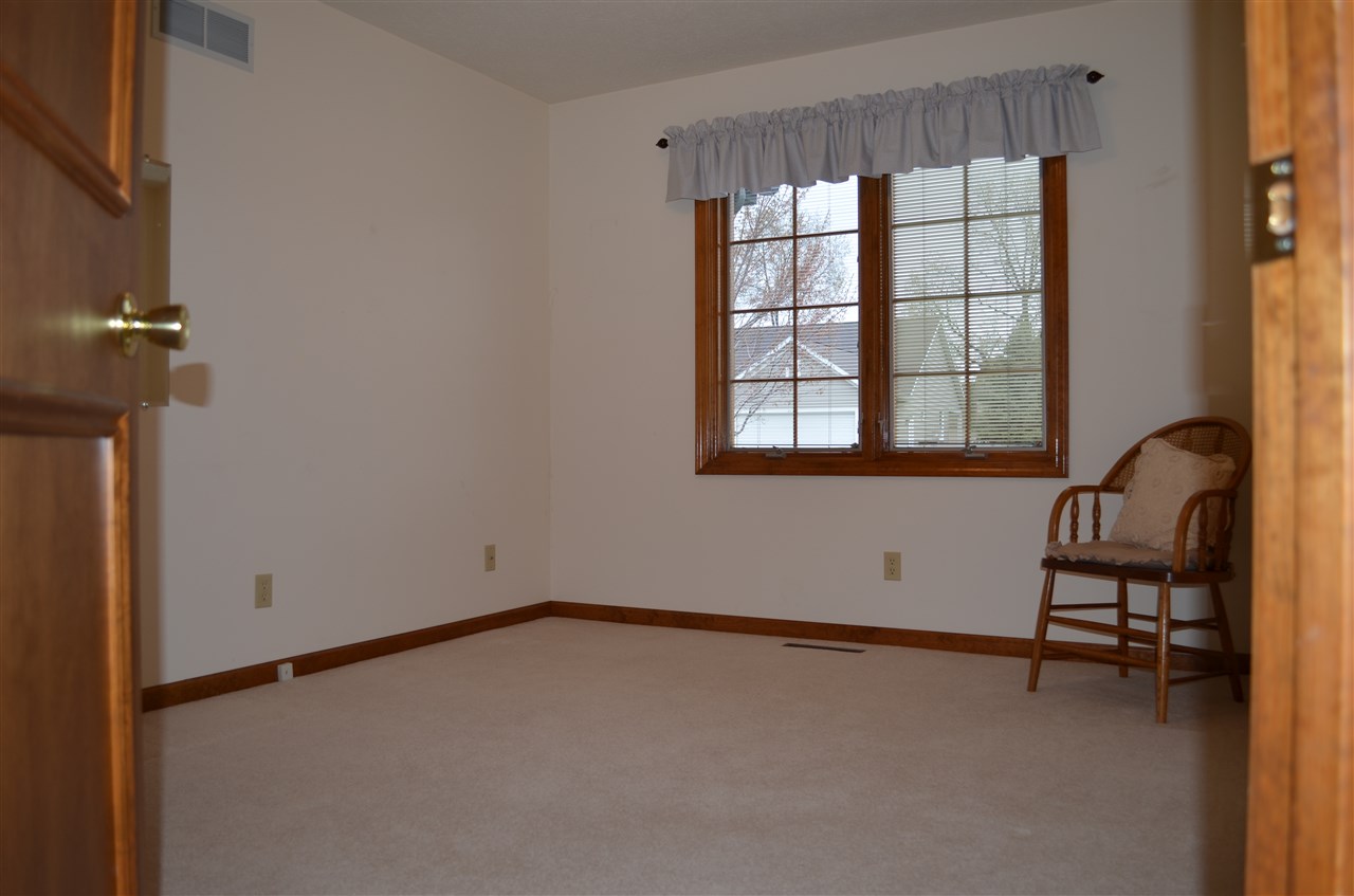 55783 Rooster Ln, Osceola, IN 46561 photo 13