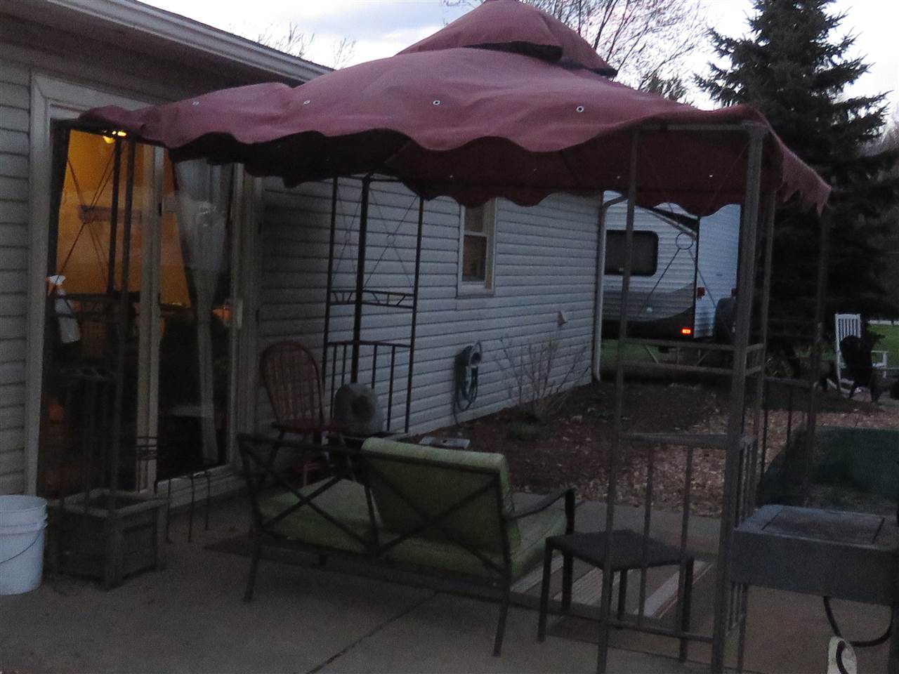 2010 Bowie Ct, Kendallville, IN 46755 photo 16