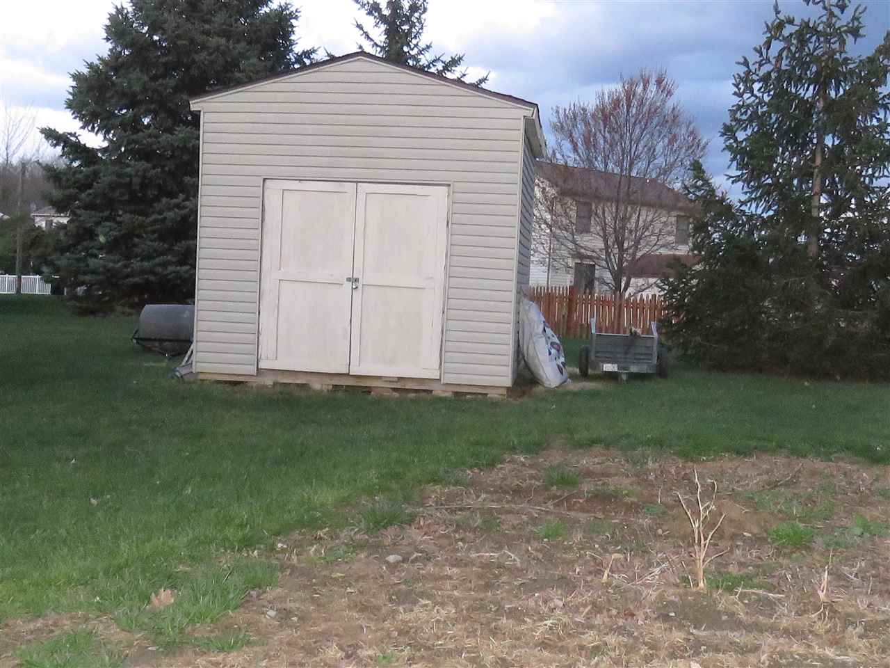 2010 Bowie Ct, Kendallville, IN 46755 photo 15