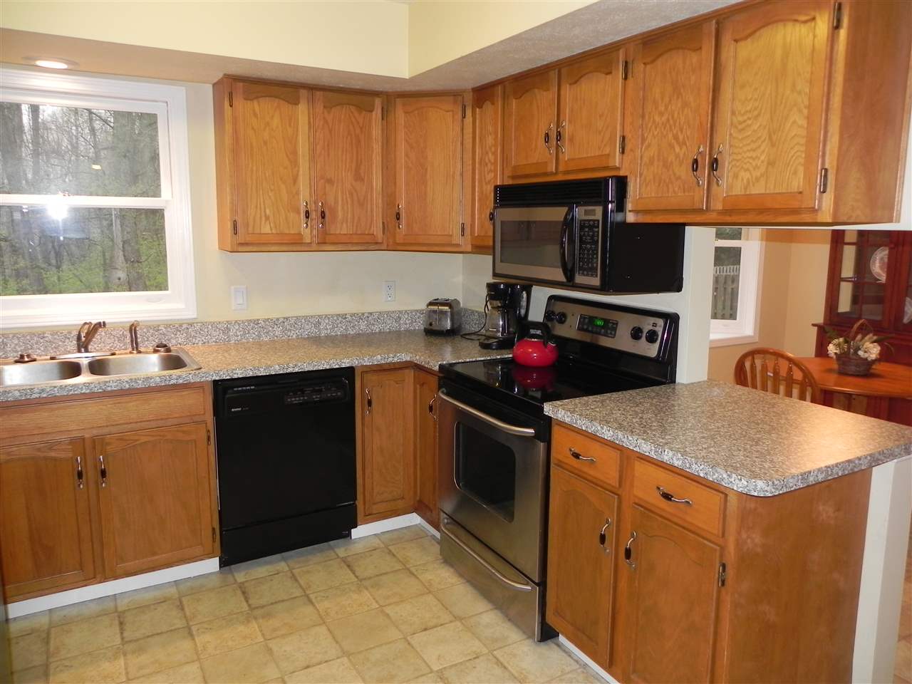 17317 Woodhurst Rd, Granger, IN 46530 photo 2