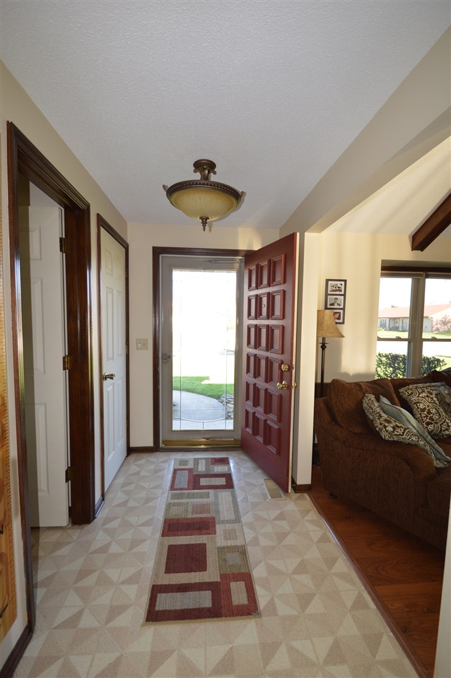 6230 Shell Dr, Fort Wayne, IN 46835 photo 3