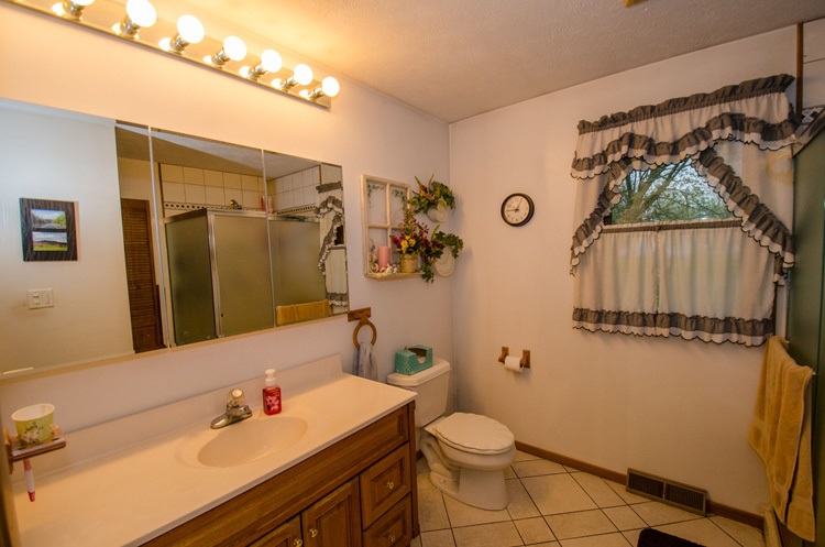 61675 Mayflower Rd, South Bend, IN 46614 photo 4