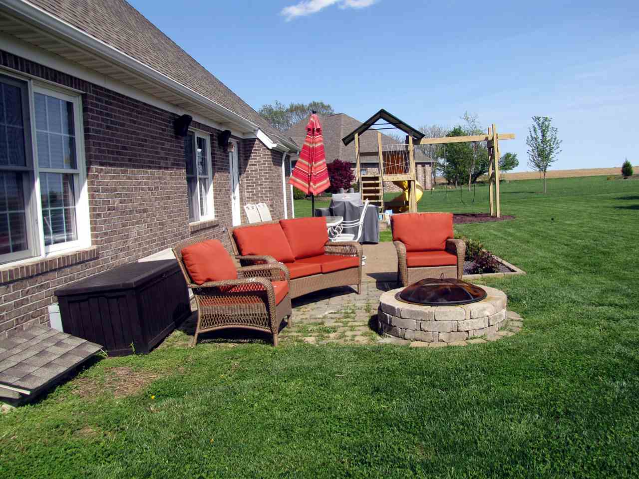 706 E Haub St, Haubstadt, IN 47639 photo 3
