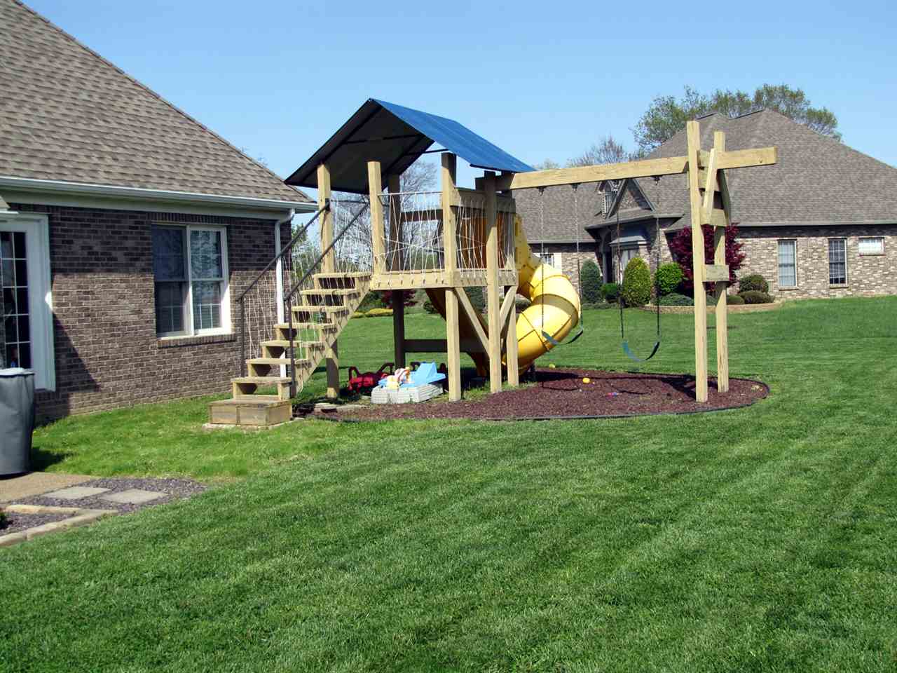 706 E Haub St, Haubstadt, IN 47639 photo 2