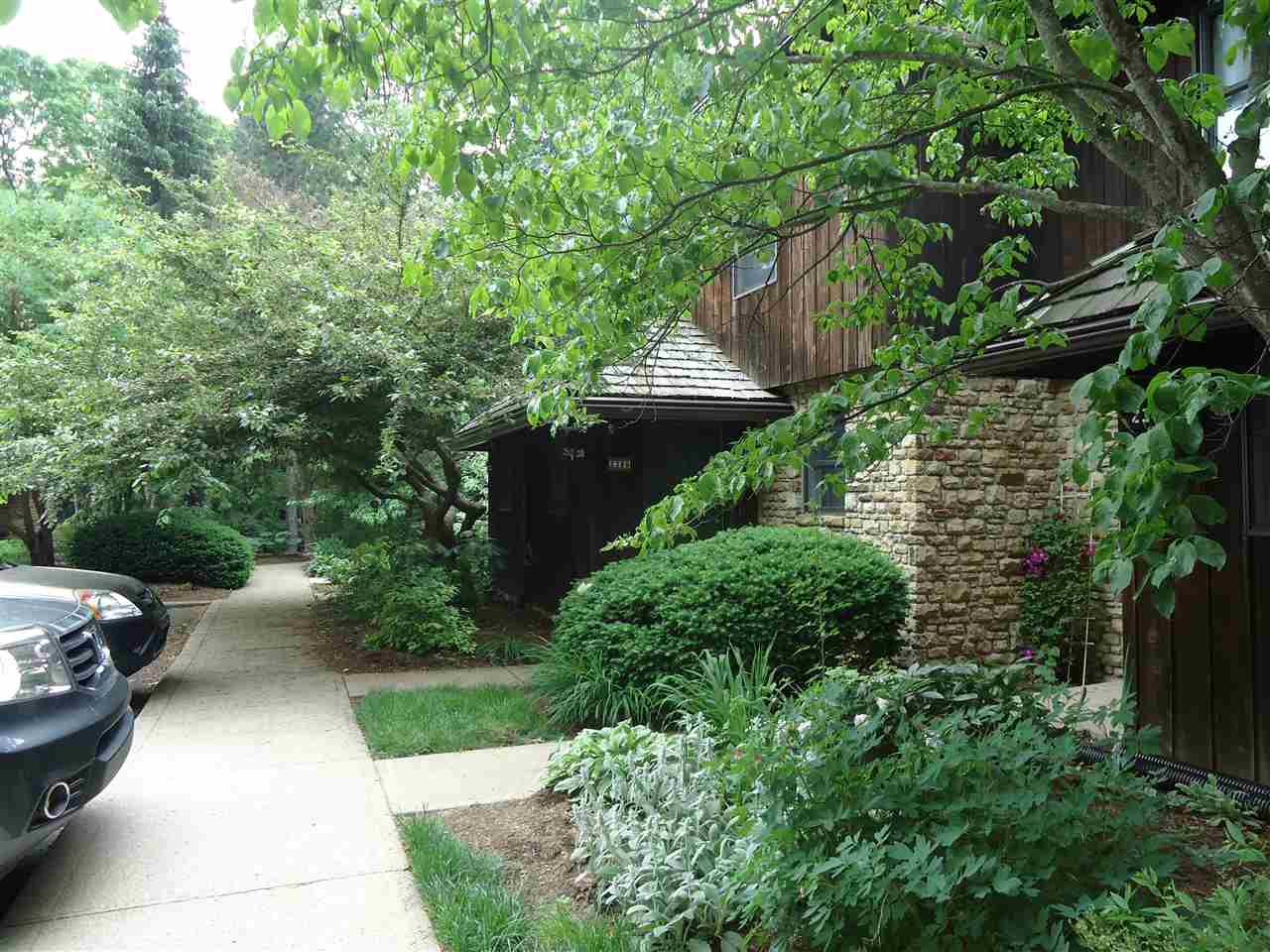 2388 E Winding Brook Cir, Bloomington, IN 47401 photo 1
