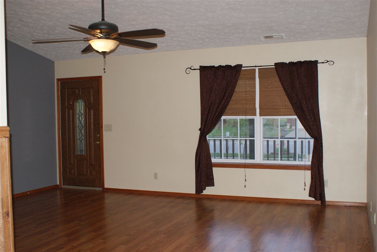 1939 Seasons Ridge Blvd, Evansville, IN 47715 photo 3