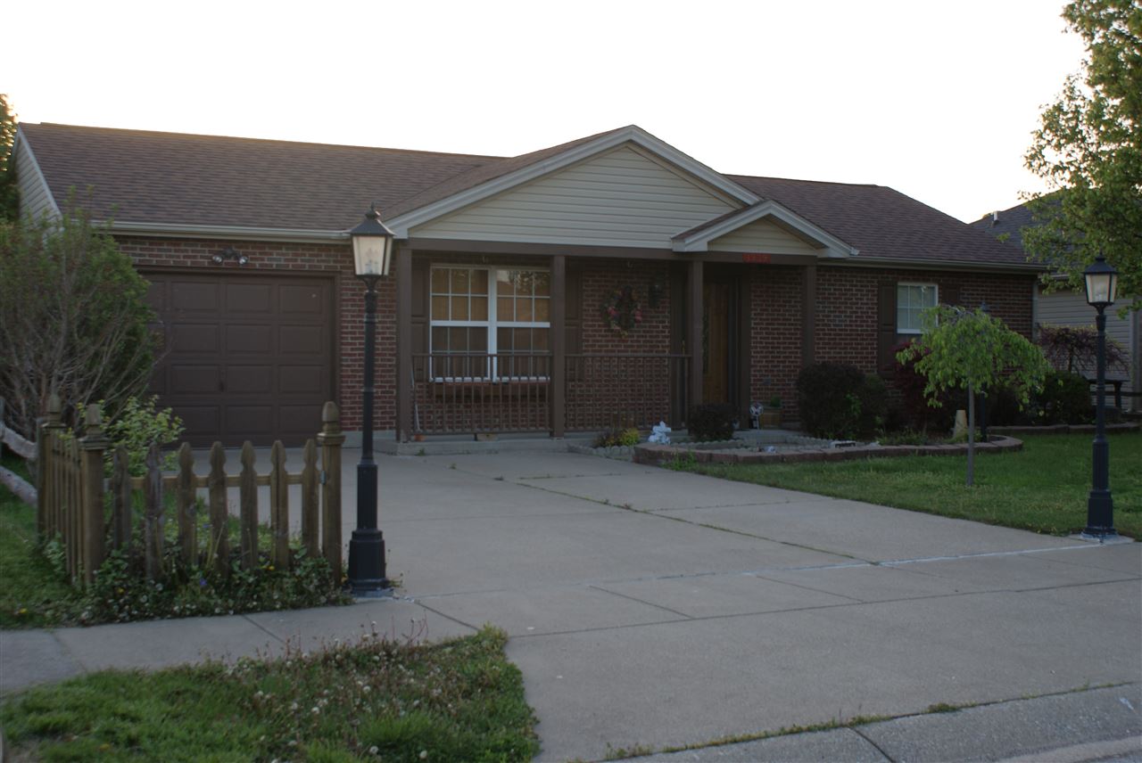 1939 Seasons Ridge Blvd, Evansville, IN 47715 photo 1