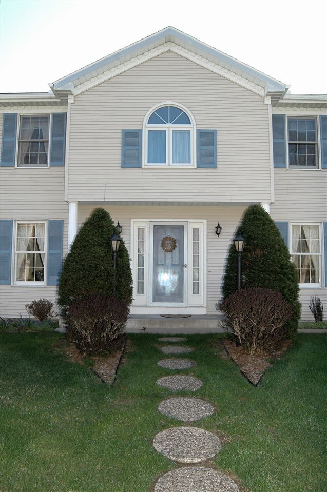 51676 Pebble Brooke Dr, Granger, IN 46530 photo 2