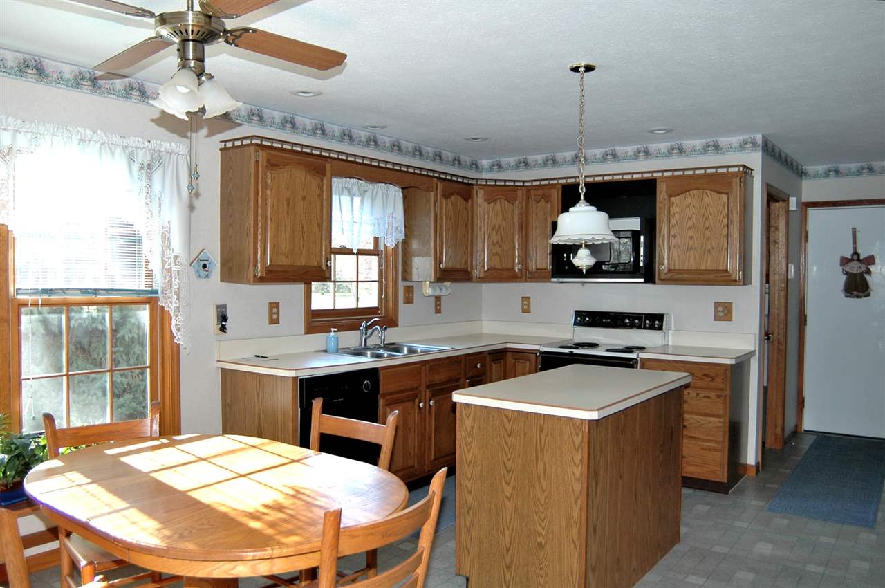 51676 Pebble Brooke Dr, Granger, IN 46530 photo 6