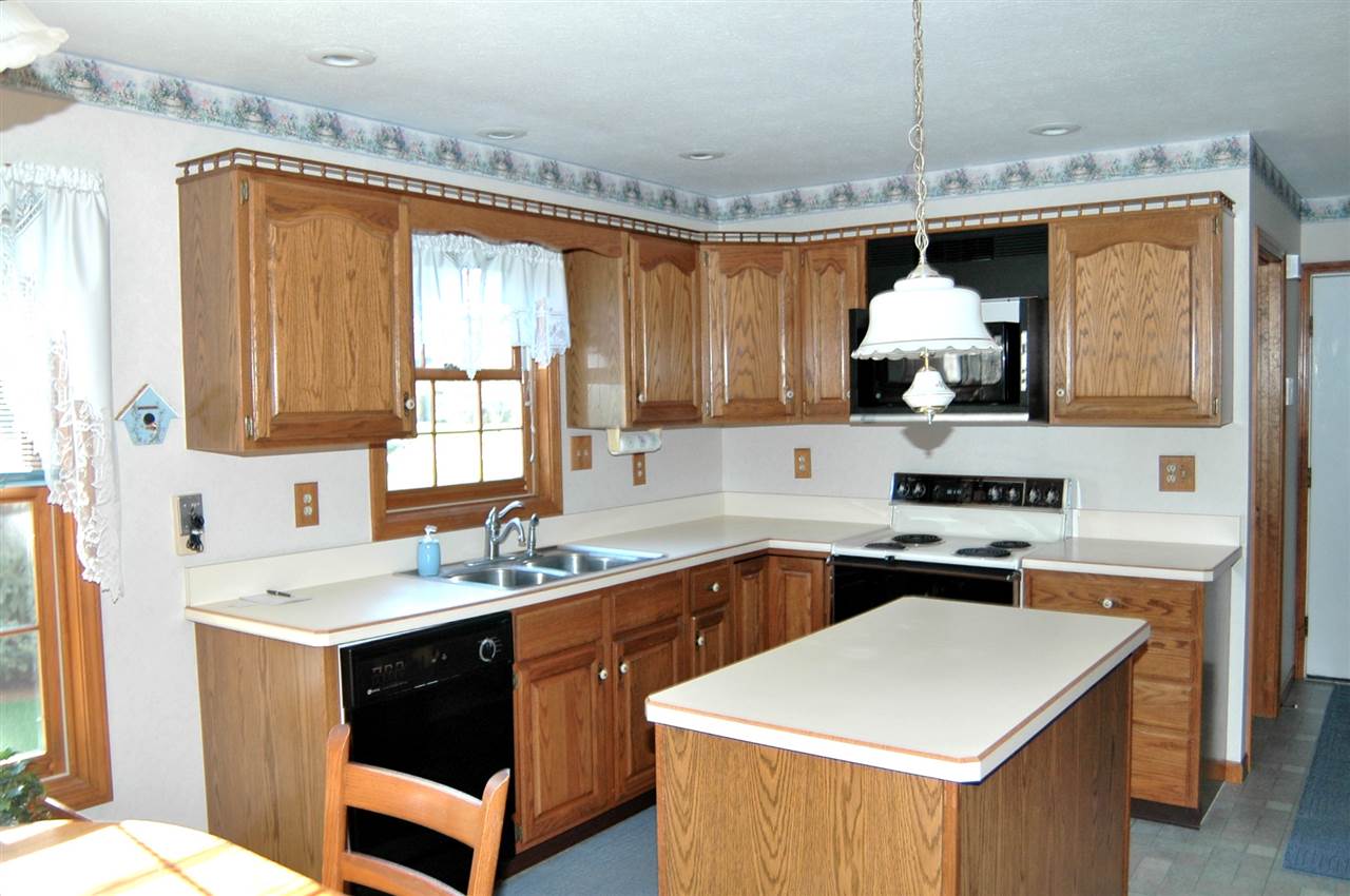 51676 Pebble Brooke Dr, Granger, IN 46530 photo 5