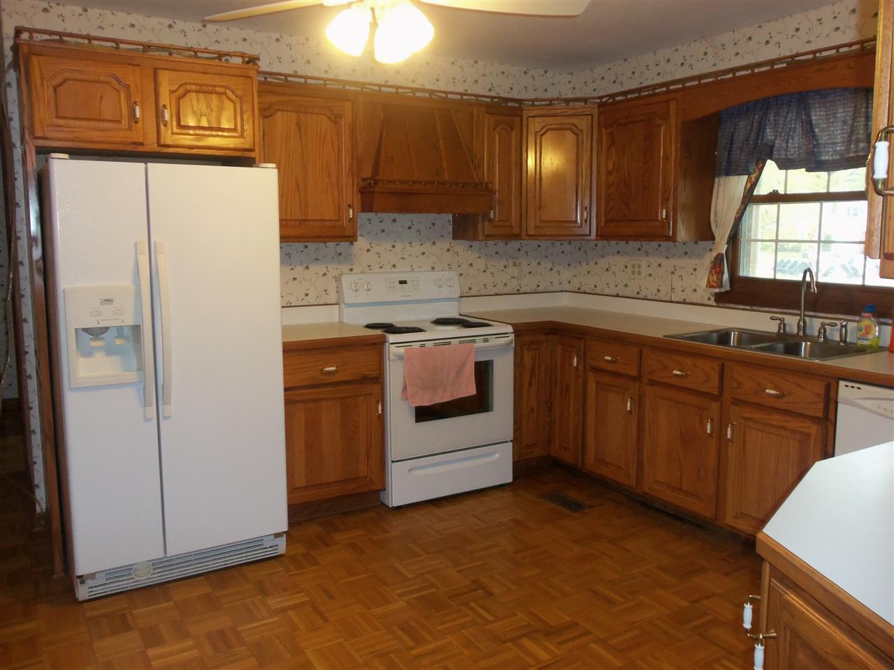 503 NE 21st St, Washington, IN 47501 photo 2