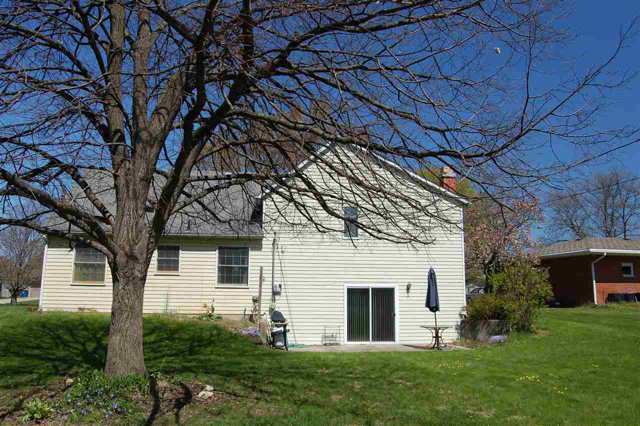 23562 Holly Dr, Elkhart, IN 46514 photo 2