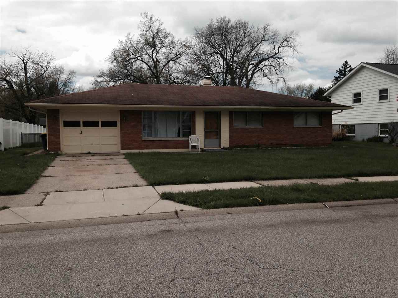 2715 Schumacher Dr, Mishawaka, IN 46545 photo 1