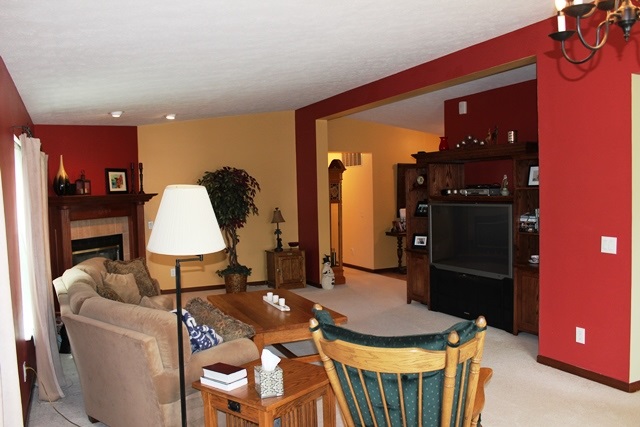 412 E Jackson St, Mentone, IN 46539 photo 4