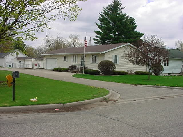 914 S 13th St, Goshen, IN 46526 photo 1